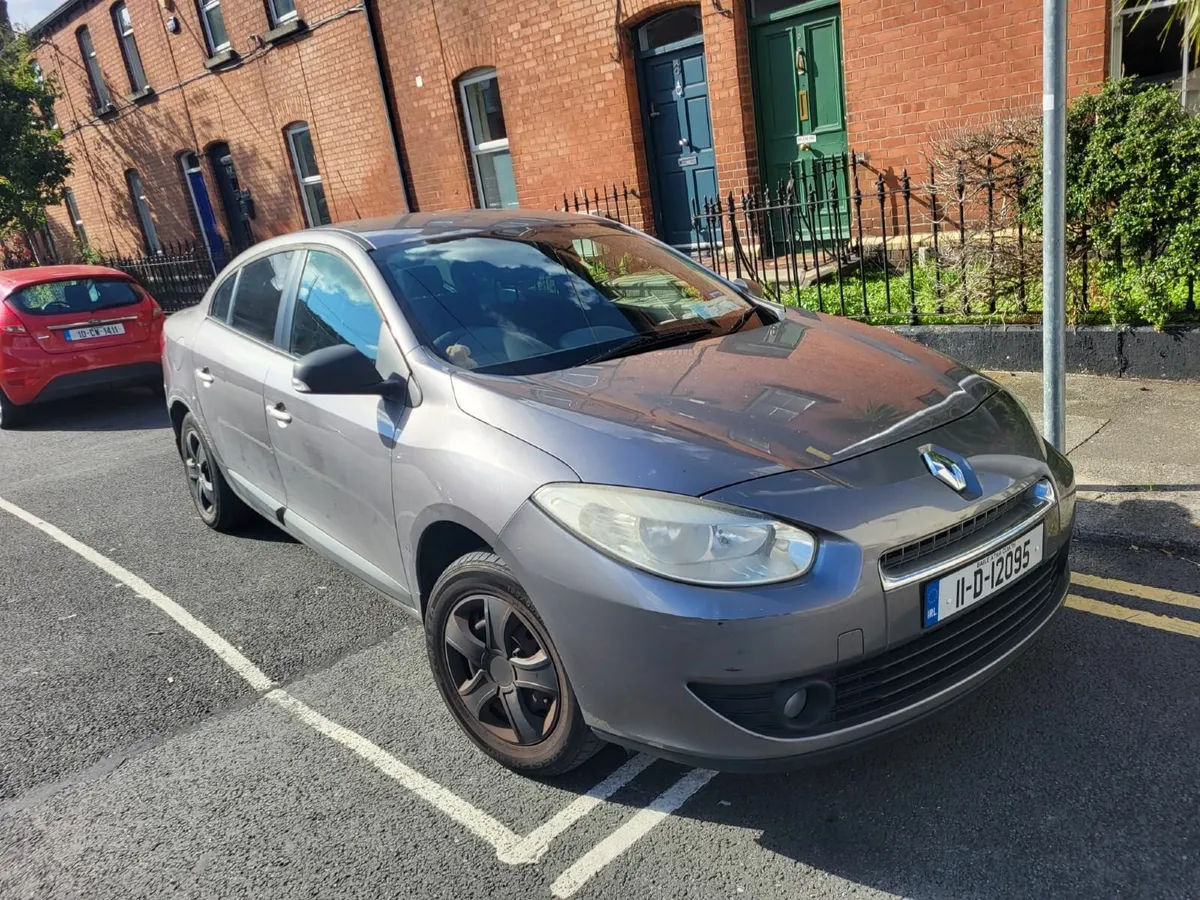 Renault Fluence 2011 - Image 2