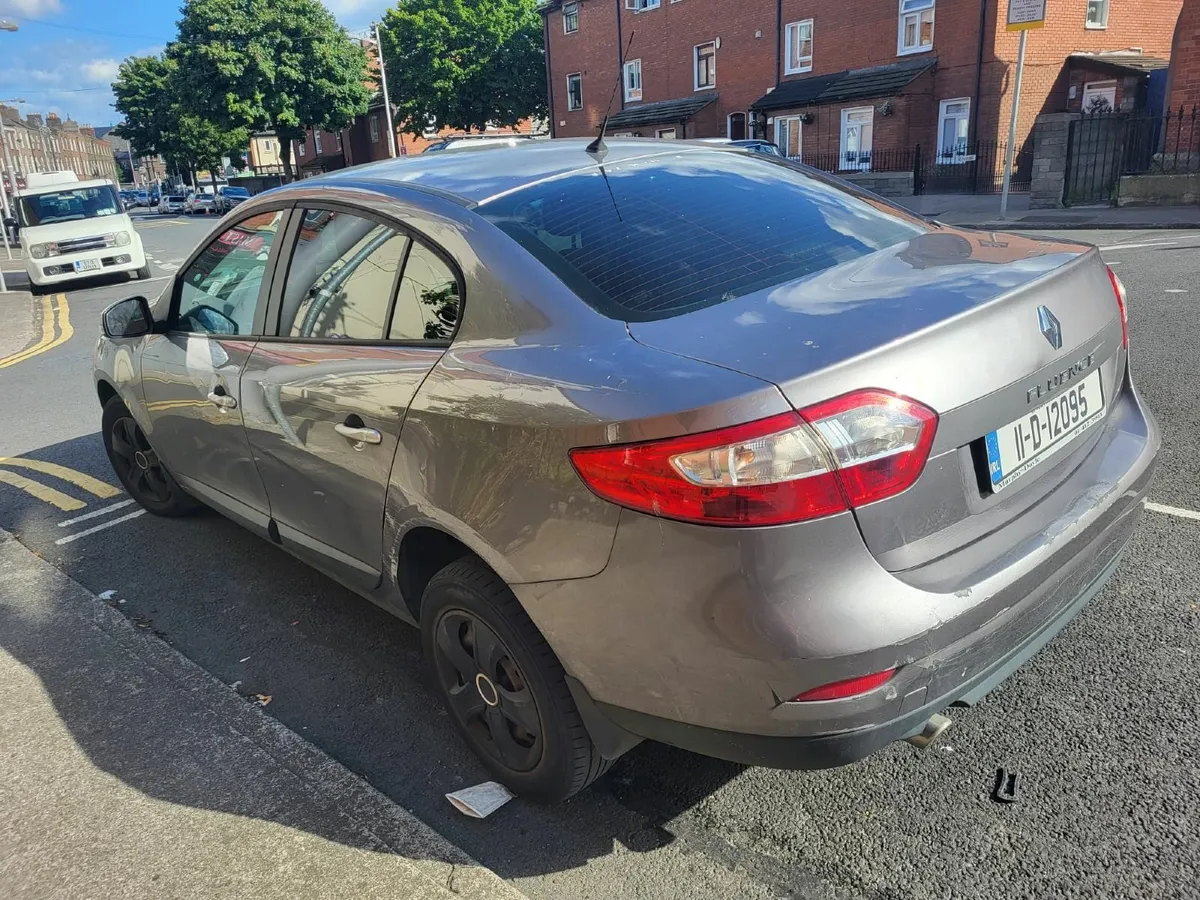 Renault Fluence 2011 - Image 4