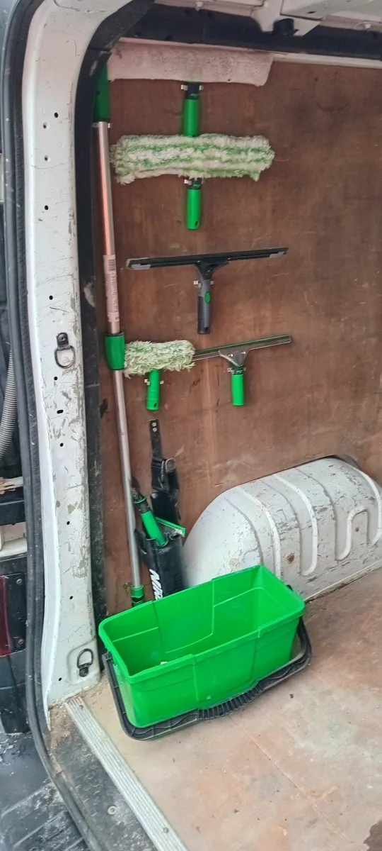 Exterior cleaning van - Image 3