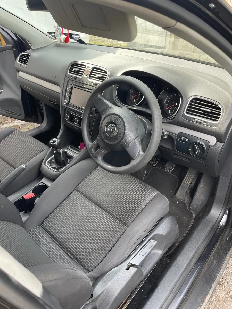 Volkswagen Golf 2009 - Image 2