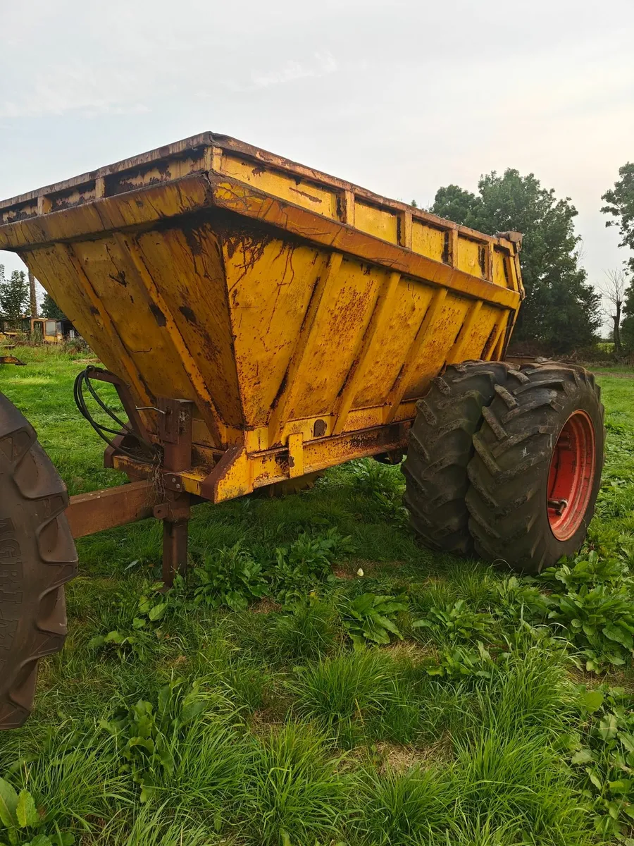 Dump trailer - Image 1