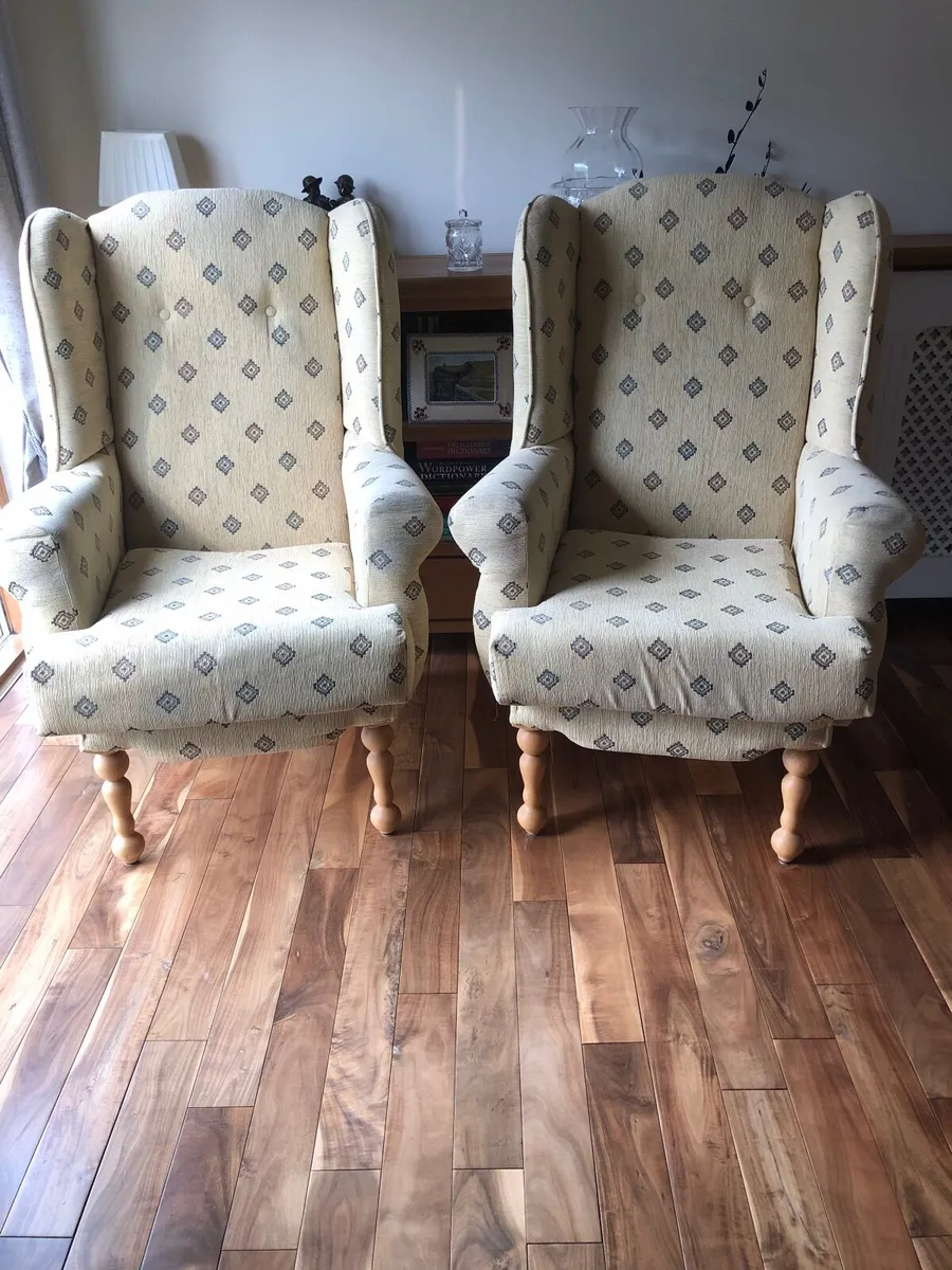 Suite of furniture - Image 1