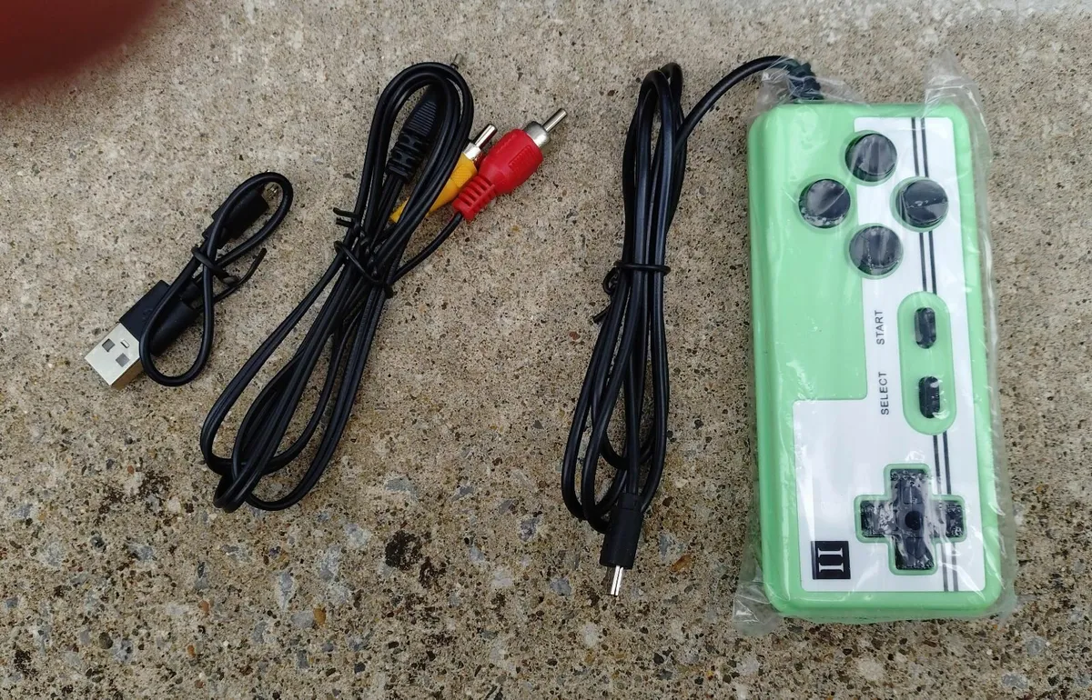 VIDEO GAME CONSOLE, CONTROLLER & CASE (NEW). - Image 3