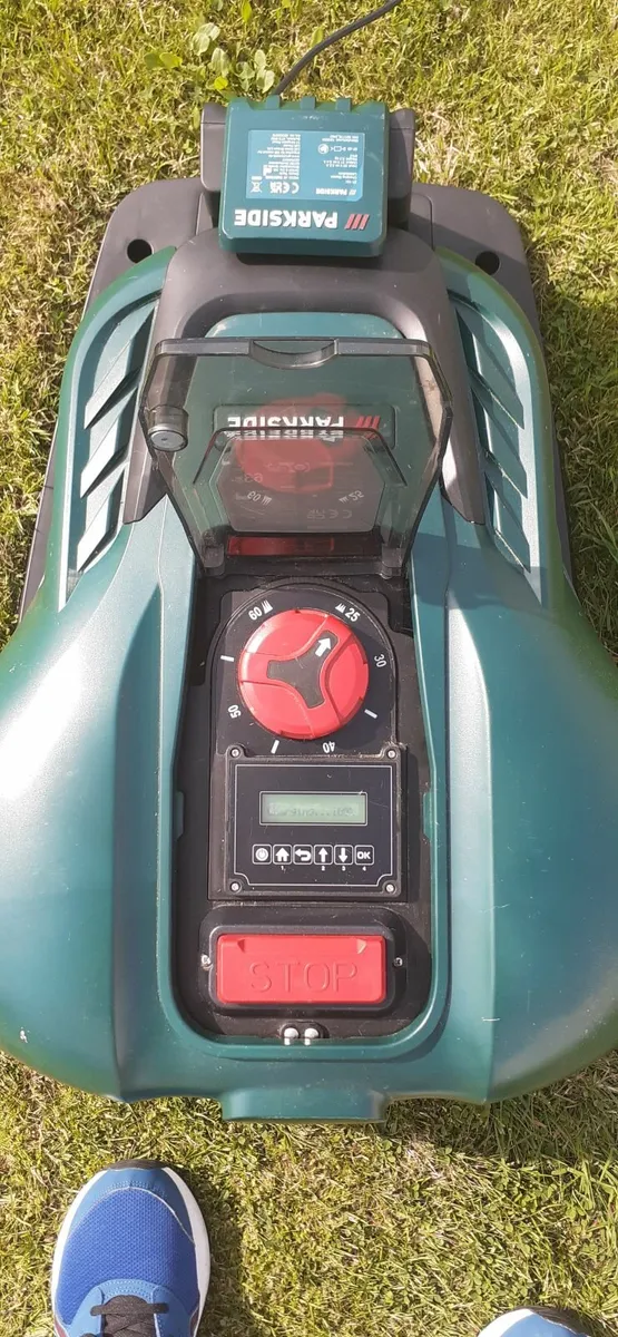 robot lawnmower - Image 3
