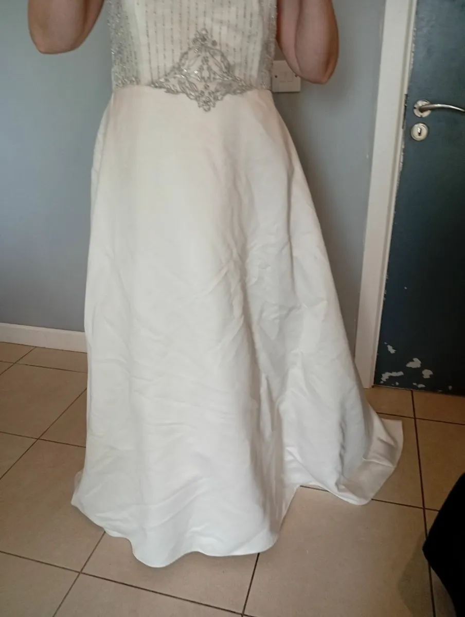 Wedding dress - Image 2
