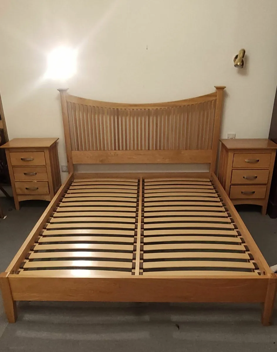 Wooden bed frame - Image 1