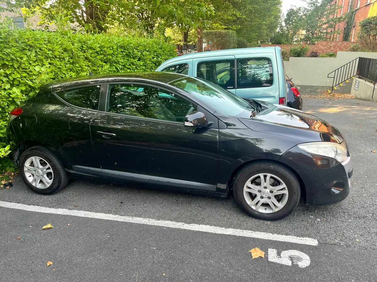 Renault Megane 2010 - Image 2