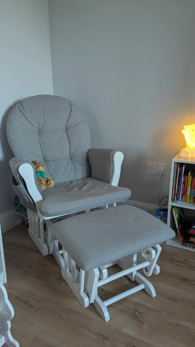 Rocking chair and footstool - Image 1
