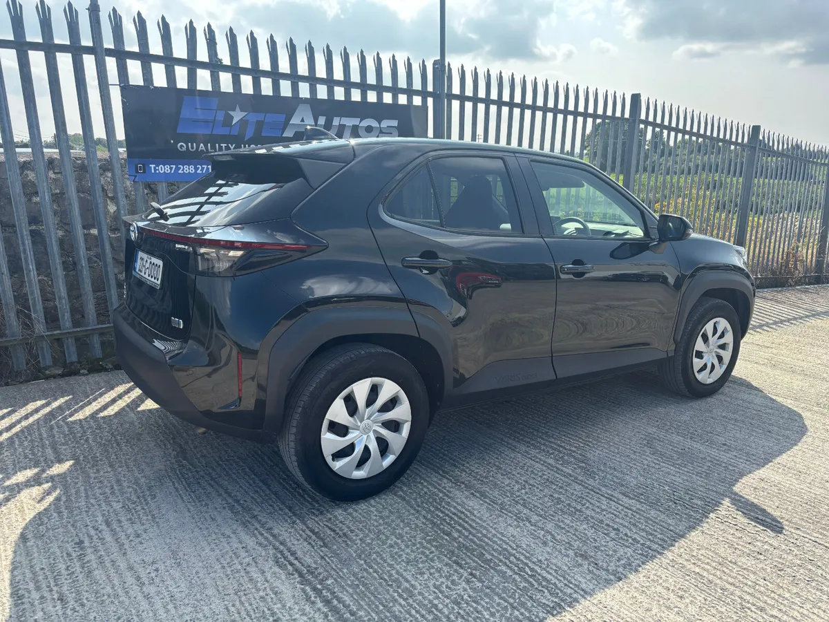 Toyota Yaris Cross Hybrid 2022 - Image 4