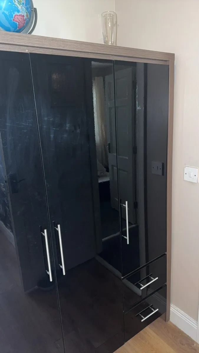 Wardrobe - Image 2
