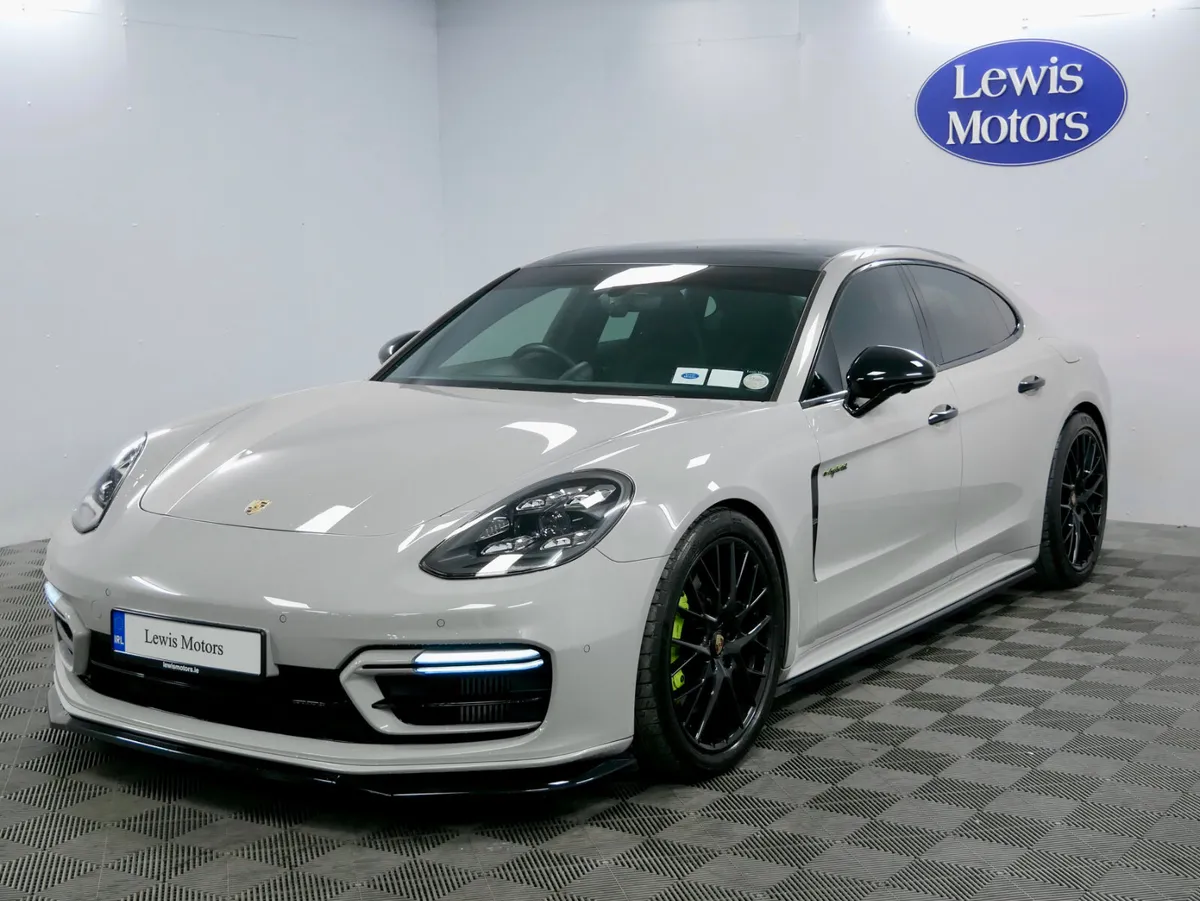 2021 Porsche Panamera 4S E-Hybrid - Image 4