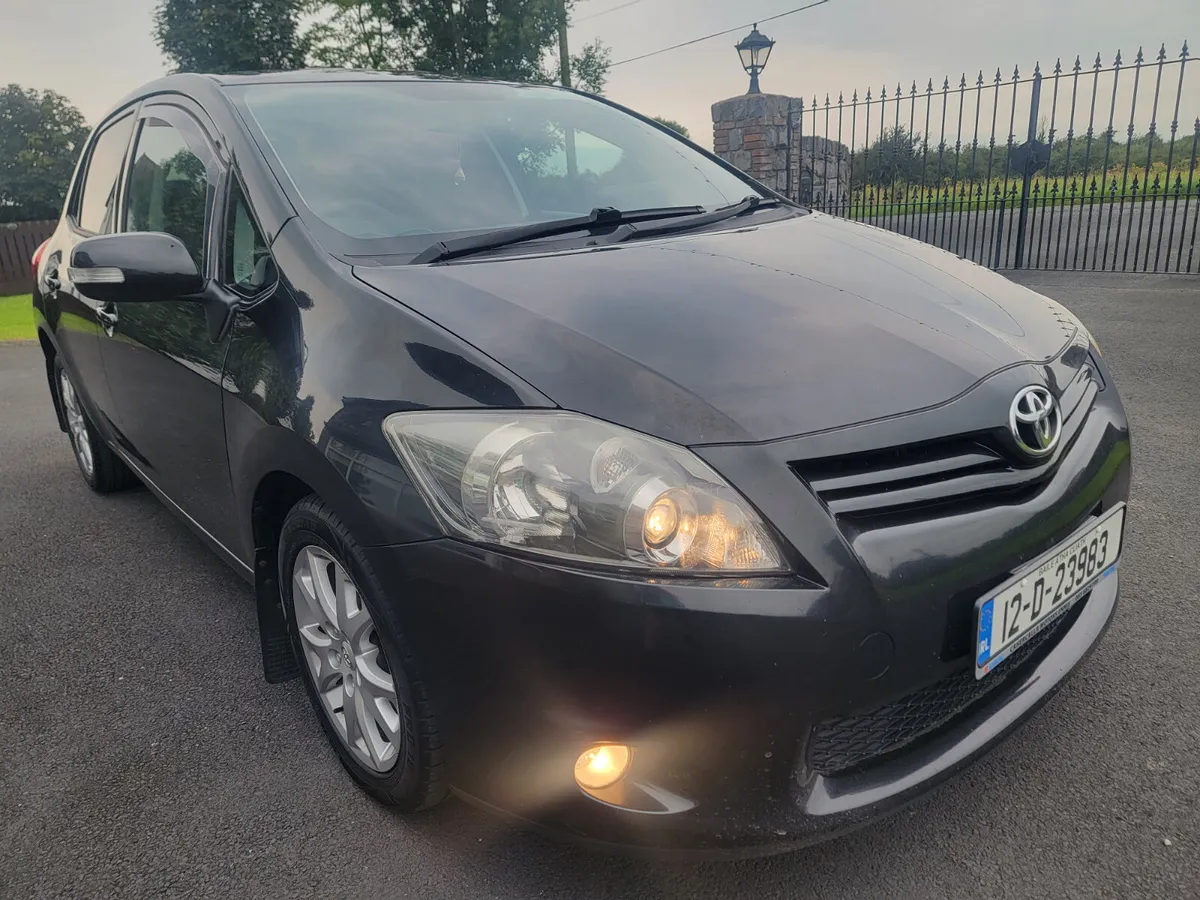 Toyota Auris 2012 sport. - Image 1