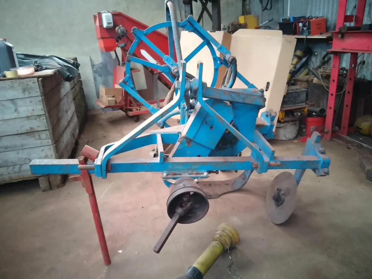 Vintage Grubbers, Drill Ploughs, Spinners - Image 4