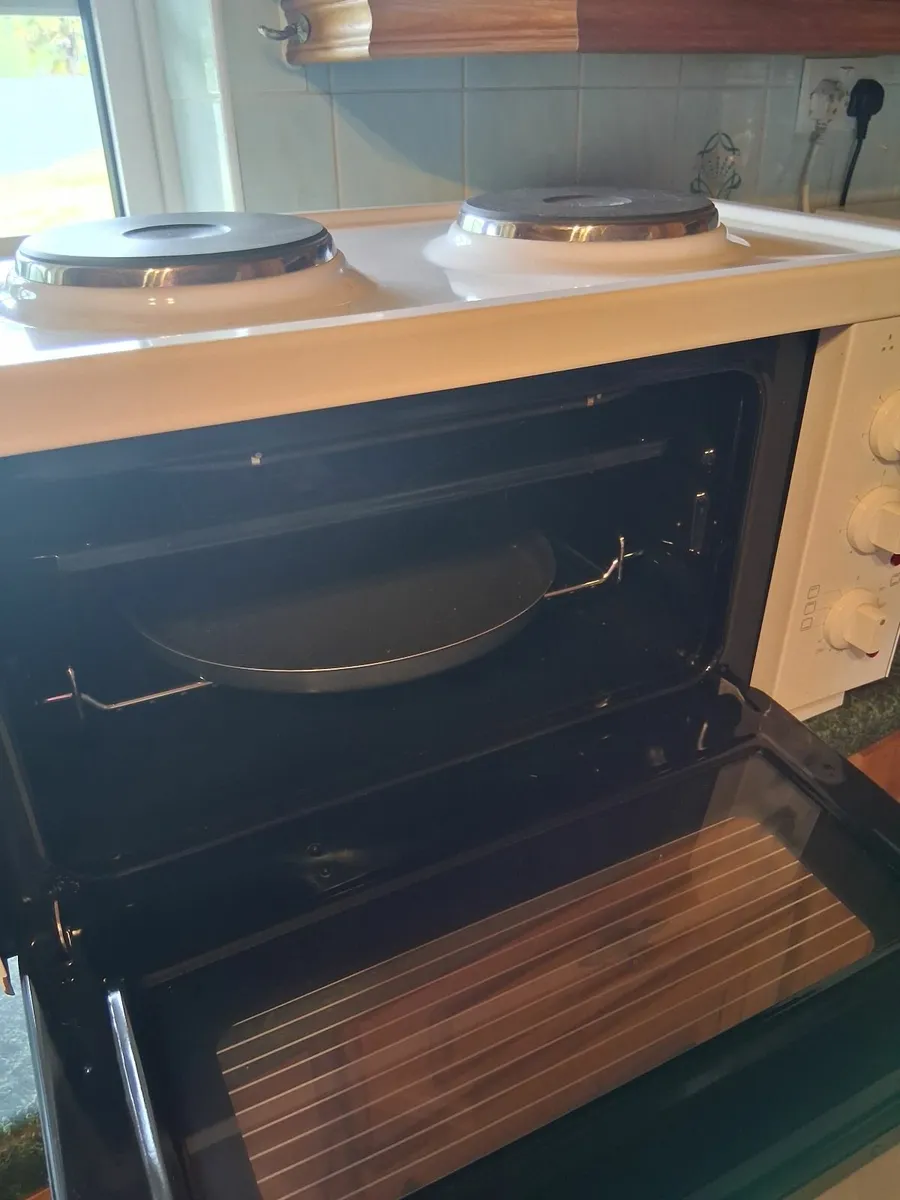 Powerpoint Mini Oven , grill and 2 hot plates. - Image 2
