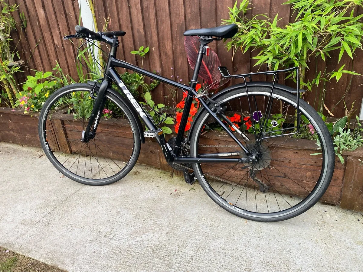 Like new Trek 7.3FX Series 27 speed 28 inch - Image 3