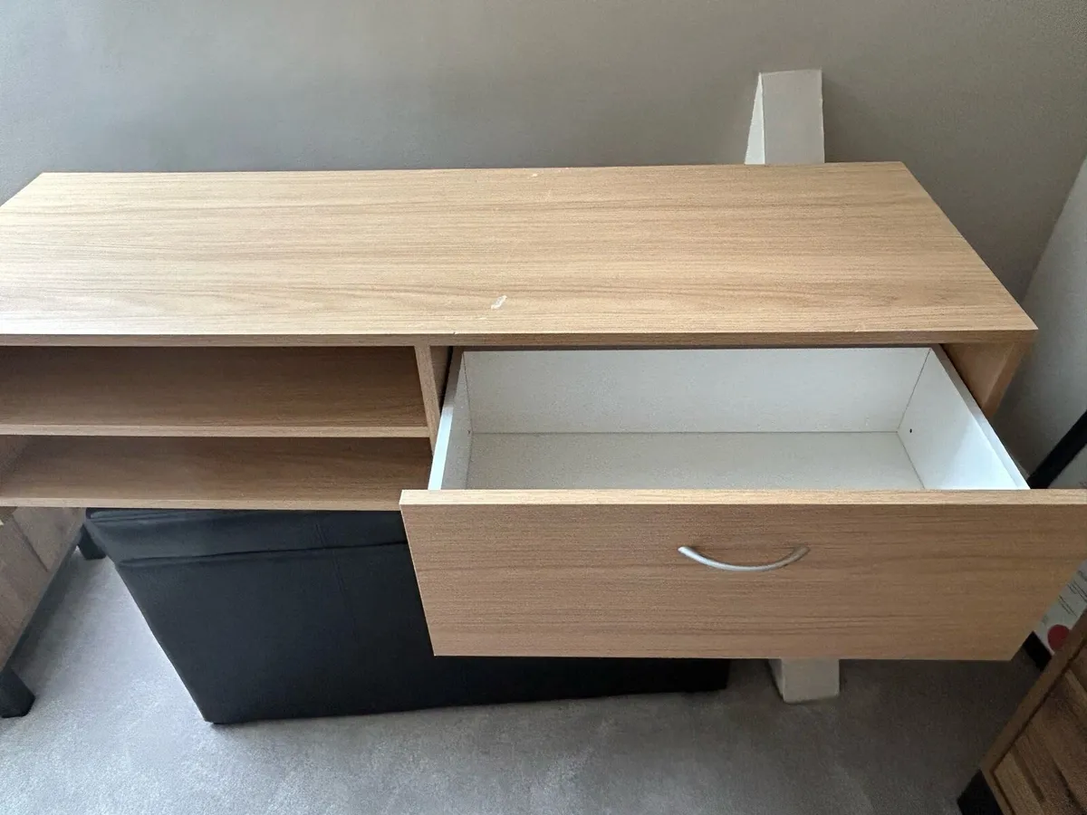 TV Unit - Image 4