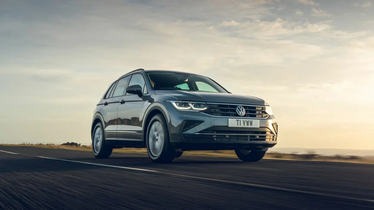 Volkswagen Tiguan Vertical Detachable Towbar Kit - Image 1
