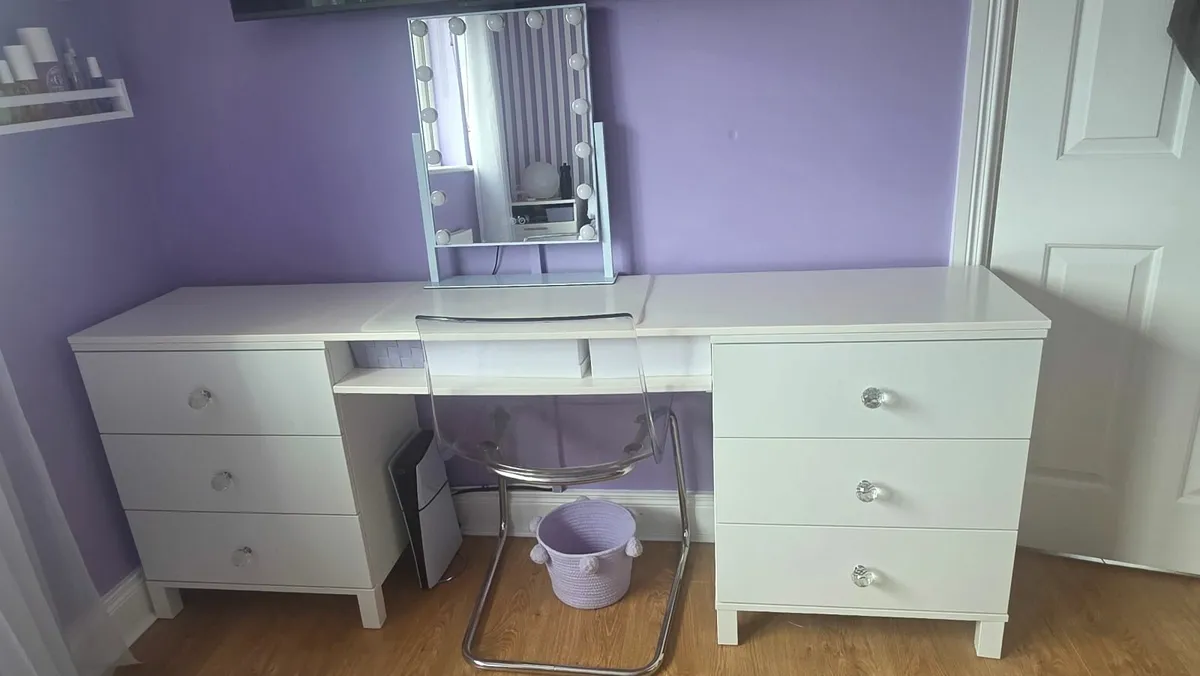 Dressing table -excellent condition - Image 2