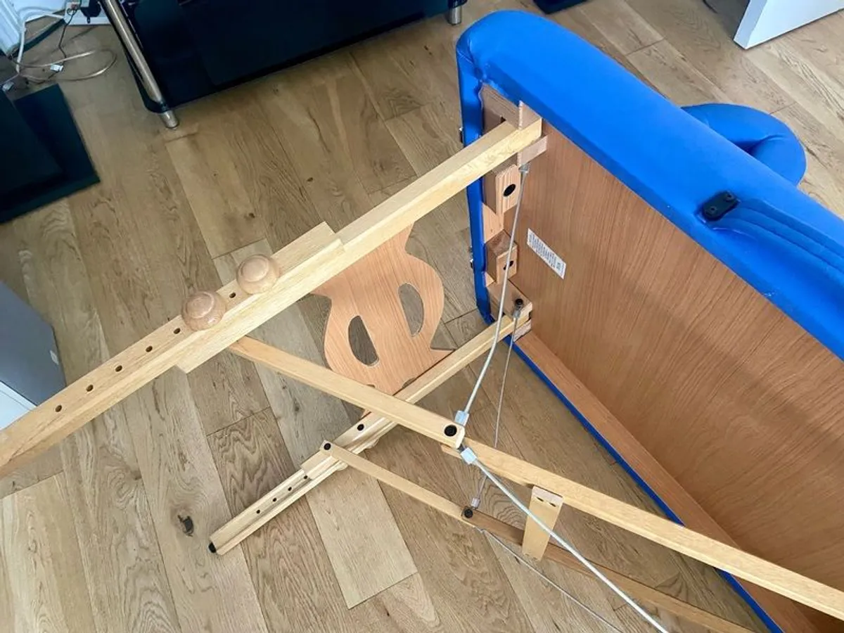 Sturdy Table for Massage/Beauty Treatments - Image 4