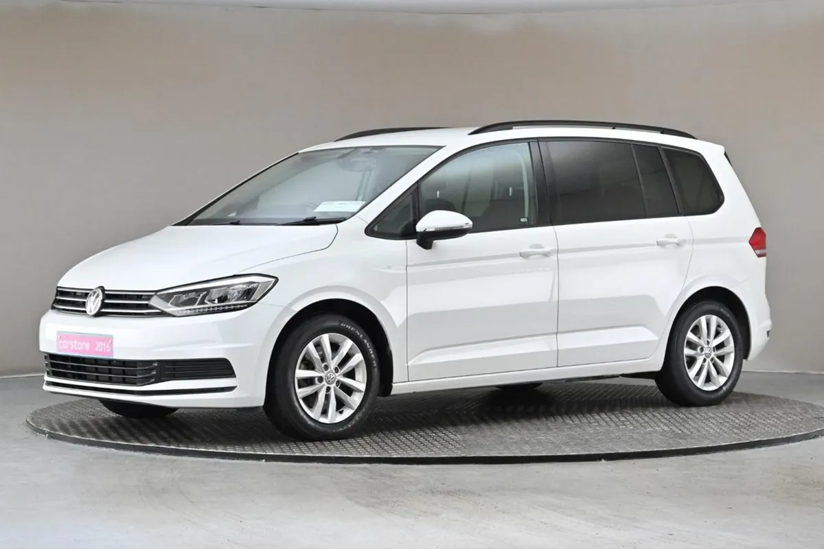 Volkswagen Touran 1.4 TSI DSG Trendline reverse C - Image 4