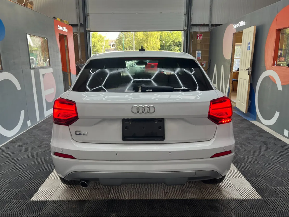 Audi Q2 1.0 TFSI SPORT / 57k KMs / HEATED SEATS , - Image 4