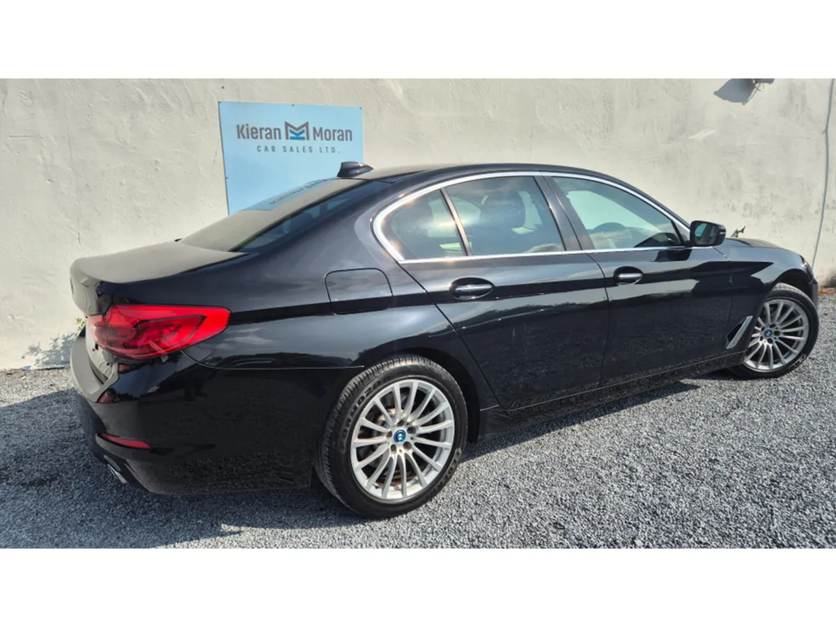 BMW 5-Series AUTO - Image 4