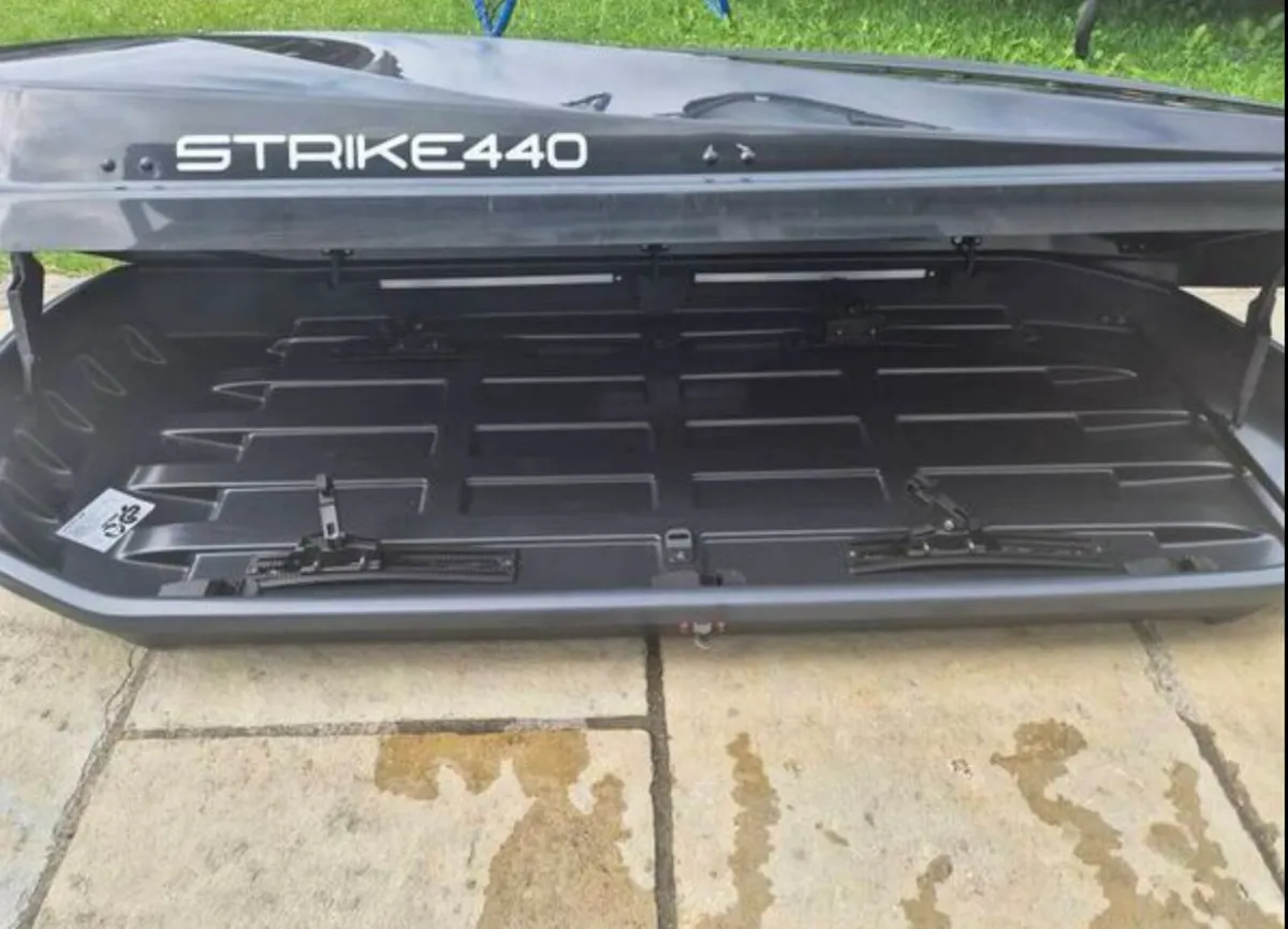 Roof box - Image 4