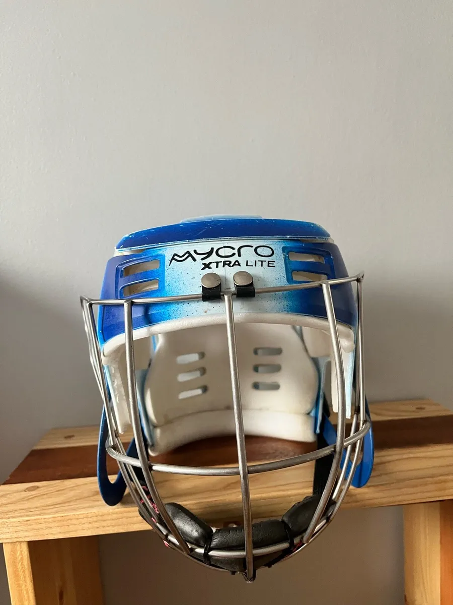 Hurling helmet - Image 2