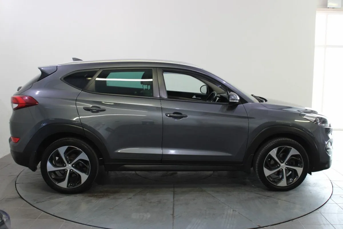 Hyundai Tucson 1.7 D Executive SE - Image 3
