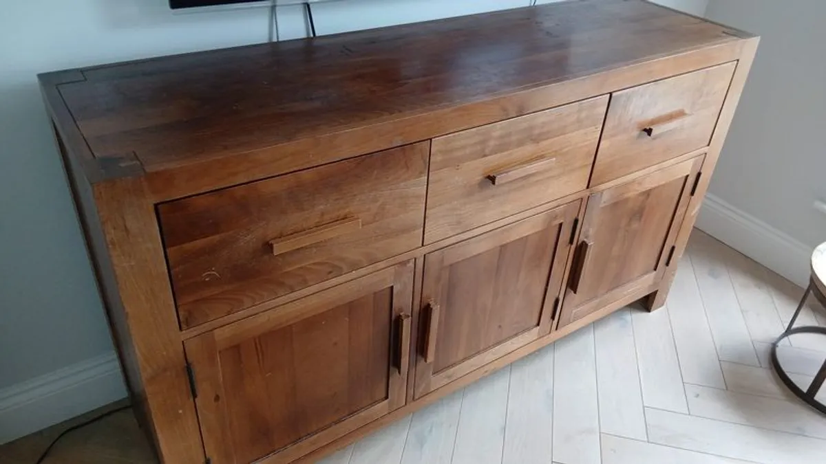 Oak dining table, 8 leather chairs and side cabinet - Image 4