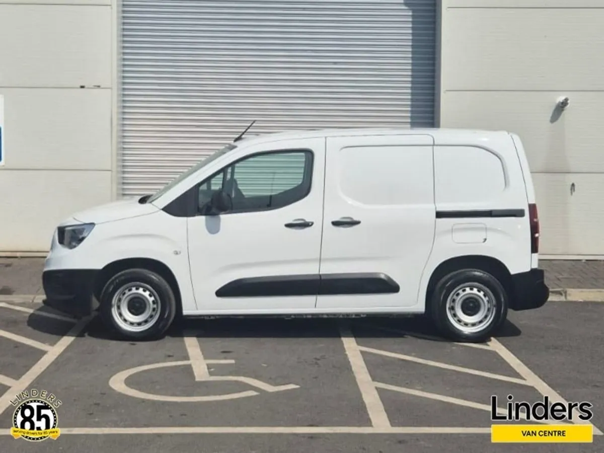 Opel Combo 3 Seats - Full Service Histroy - Image 3
