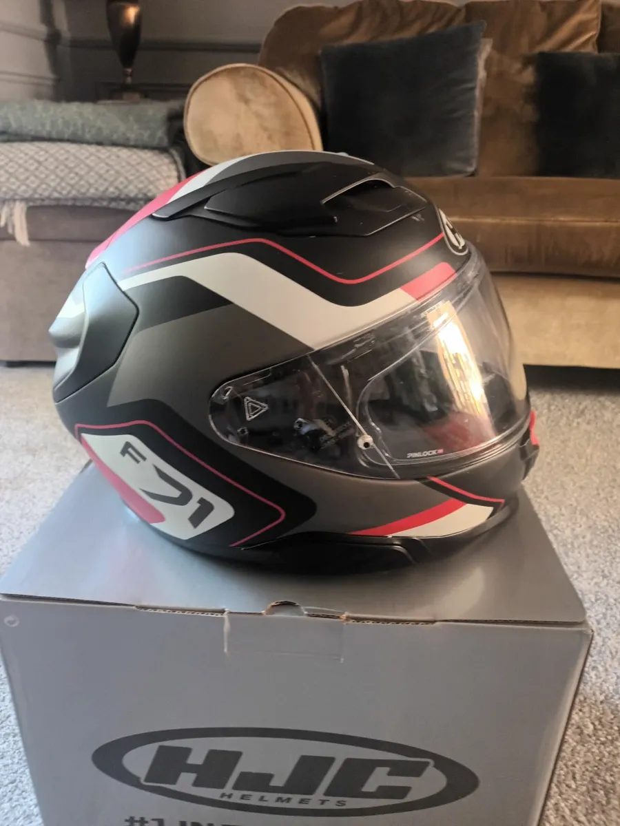 Motorcycle helmet - Image 4