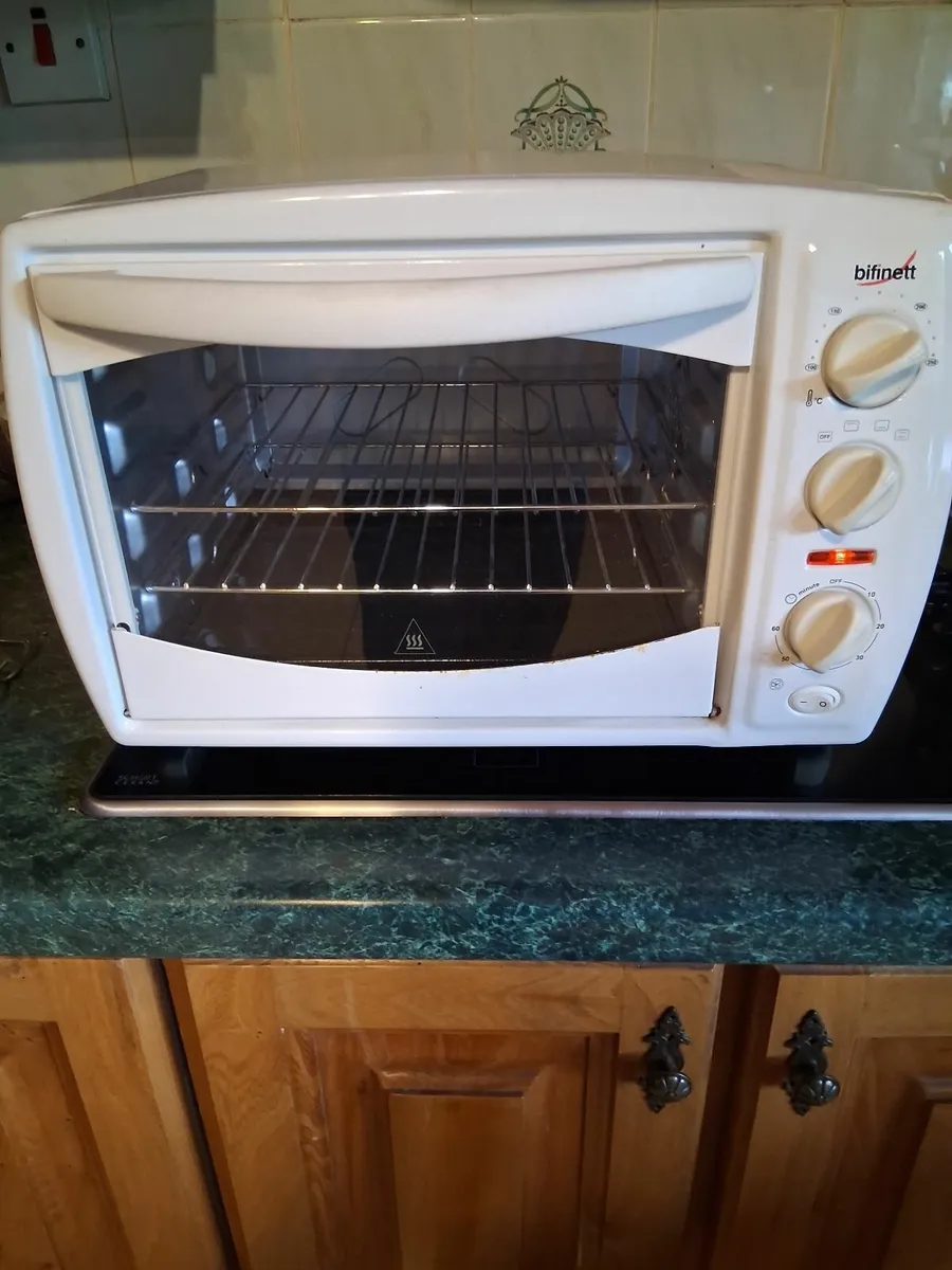 Bifnett mini oven with timer - Image 1