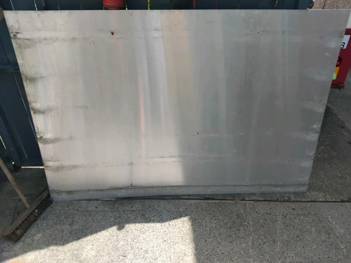 Door sheet - Image 1