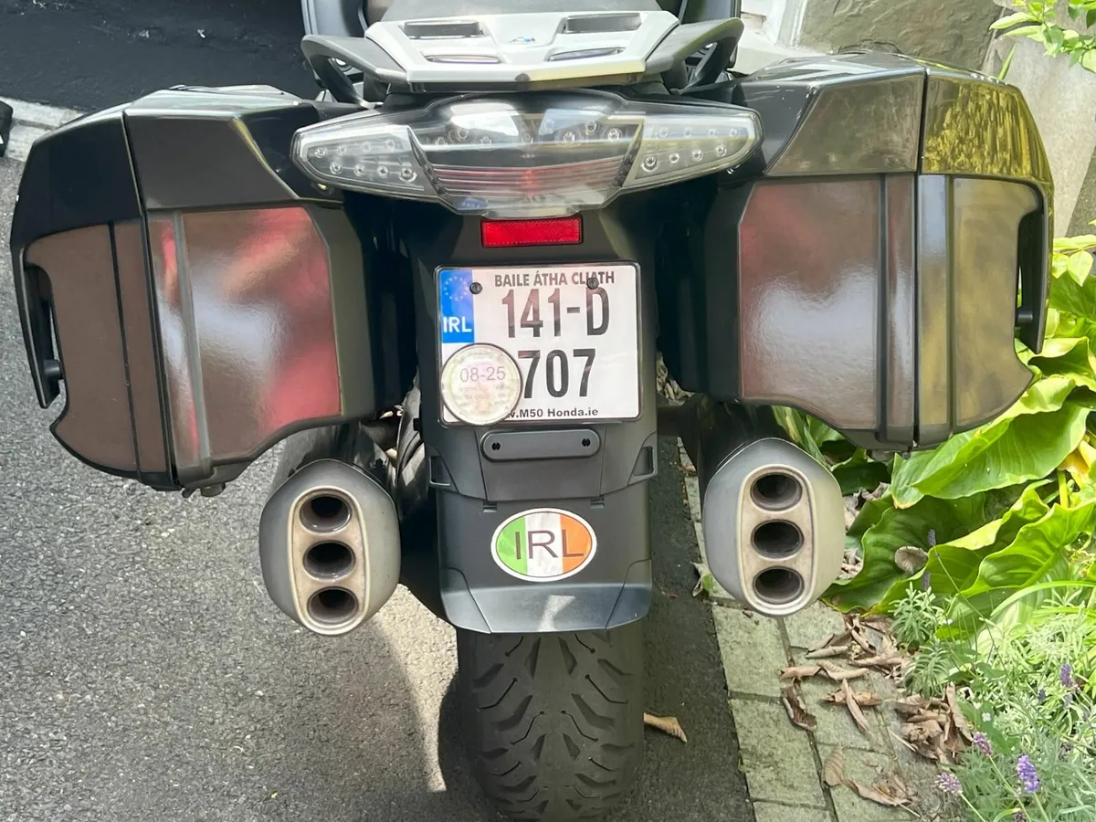 BMW K 1600 GT  2014 - Image 1