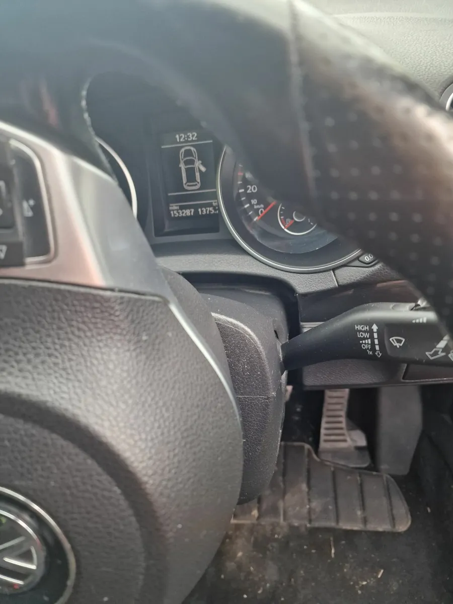 Volkswagen Golf 2011 - Image 2