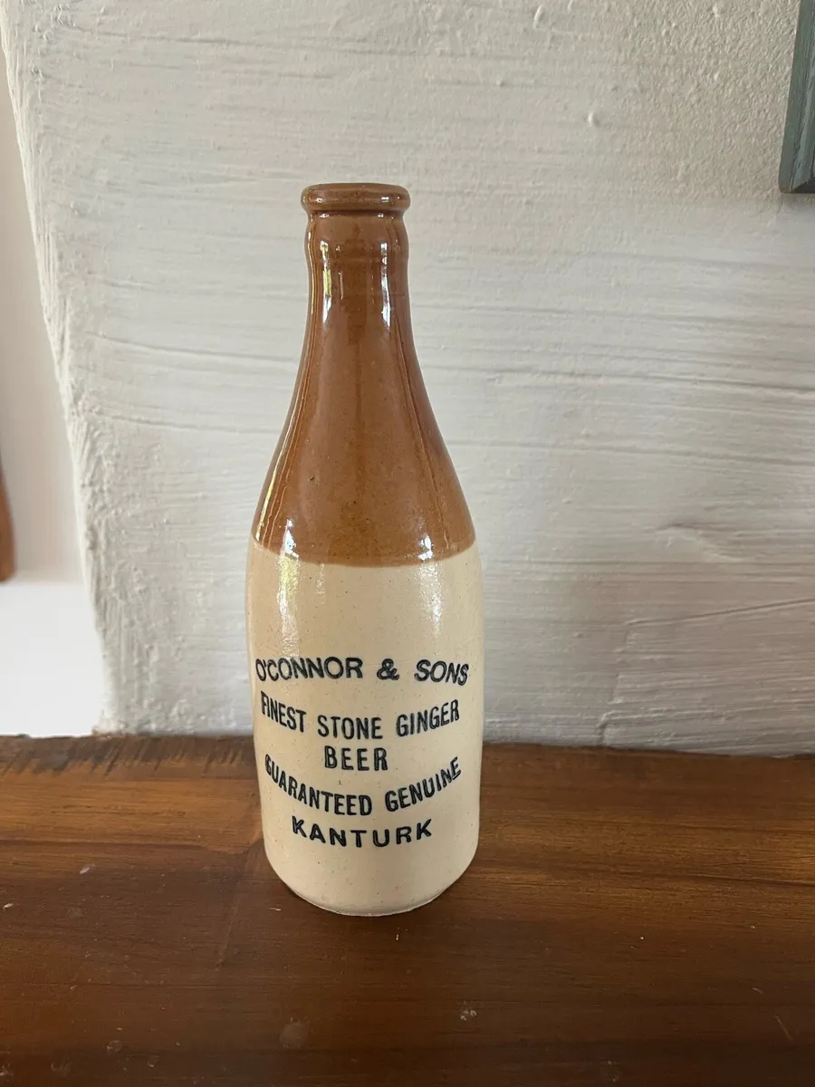 O Connor Kanturk stoneware bottle - Image 1