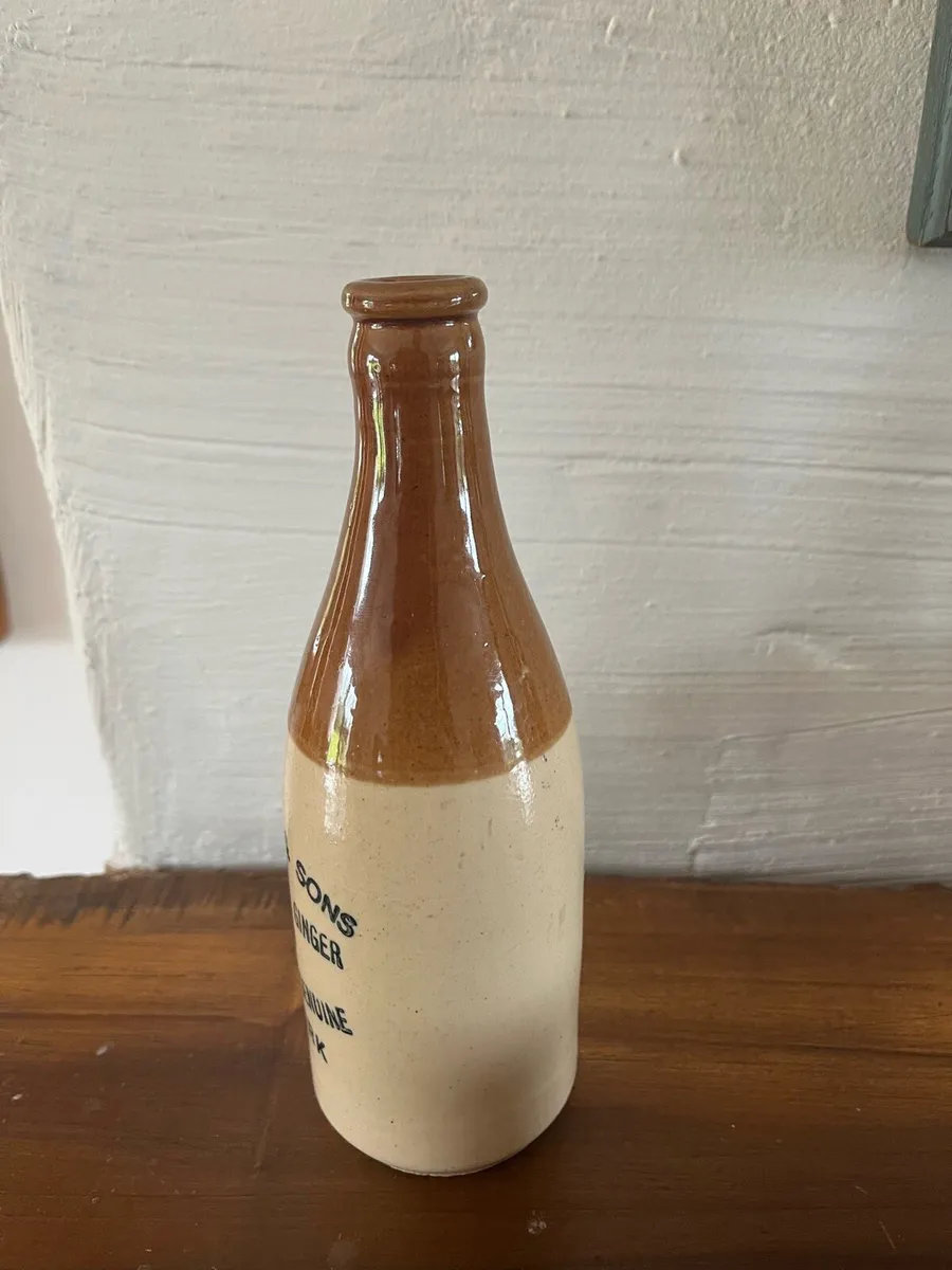 O Connor Kanturk stoneware bottle - Image 4