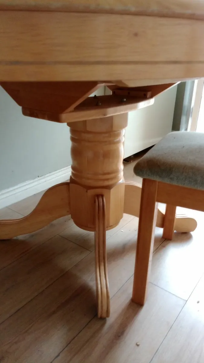 Kitchen table - Image 2