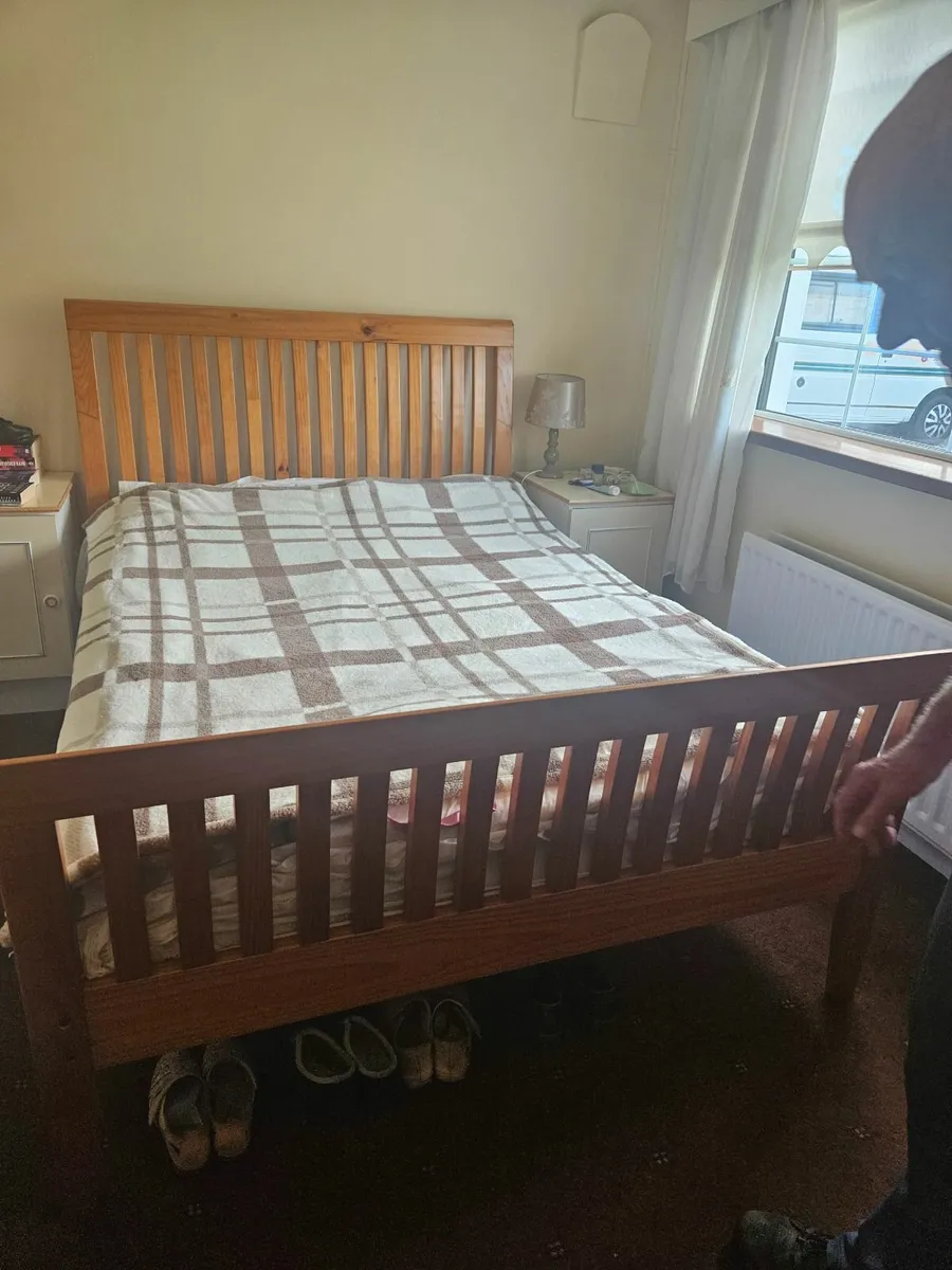 Bed frame and mattress - Image 2