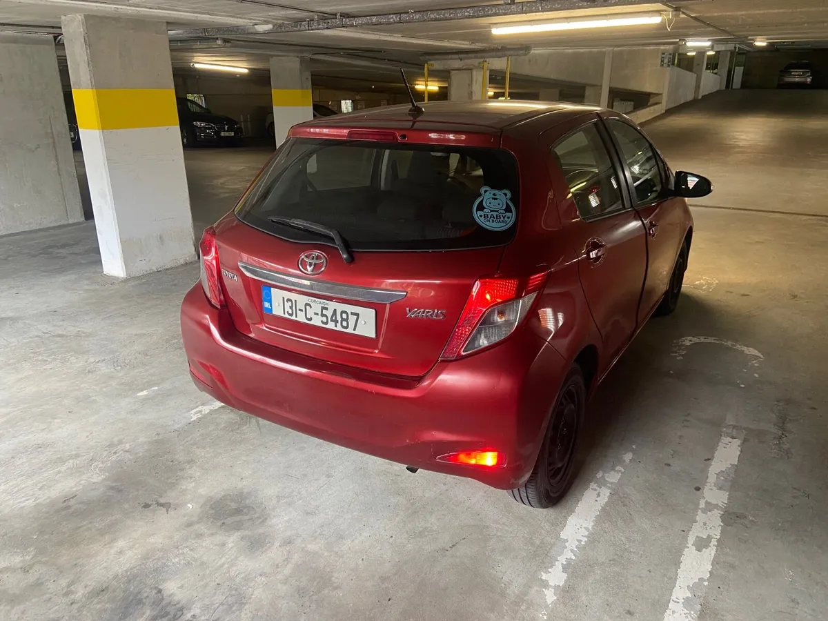 Toyota Yaris 2013 - Image 2