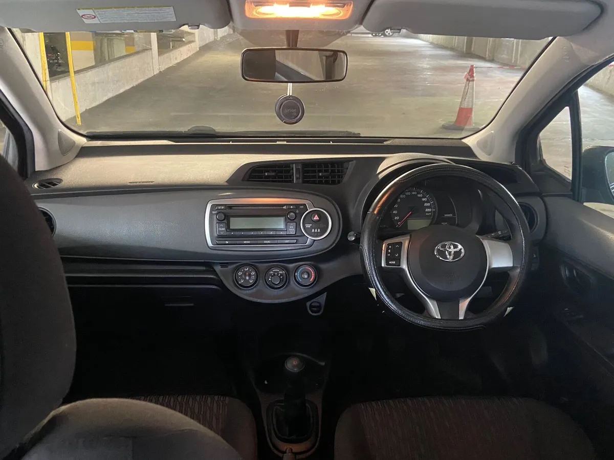 Toyota Yaris 2013 - Image 3