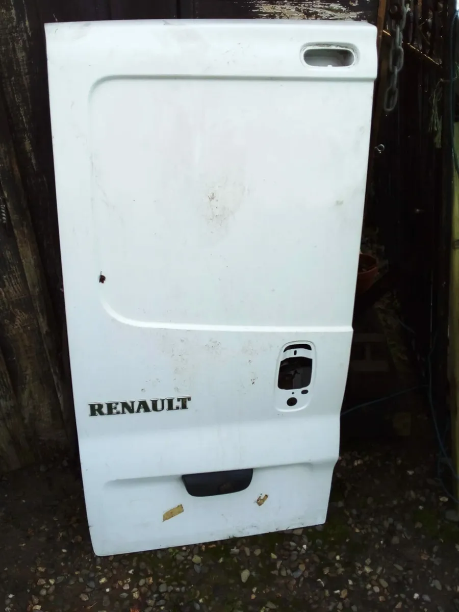 Renault traffic & vivaro parts €295 - Image 1