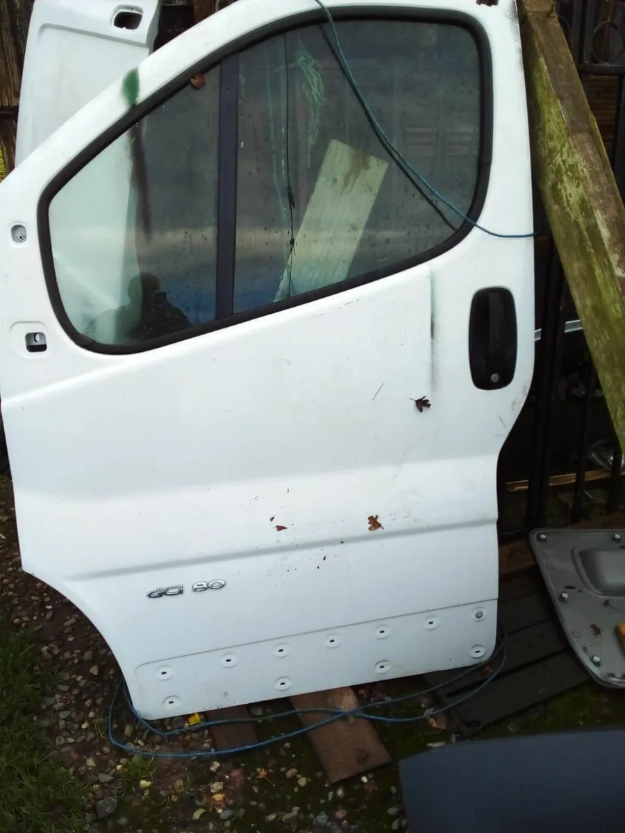 Renault traffic & vivaro parts €295 - Image 2