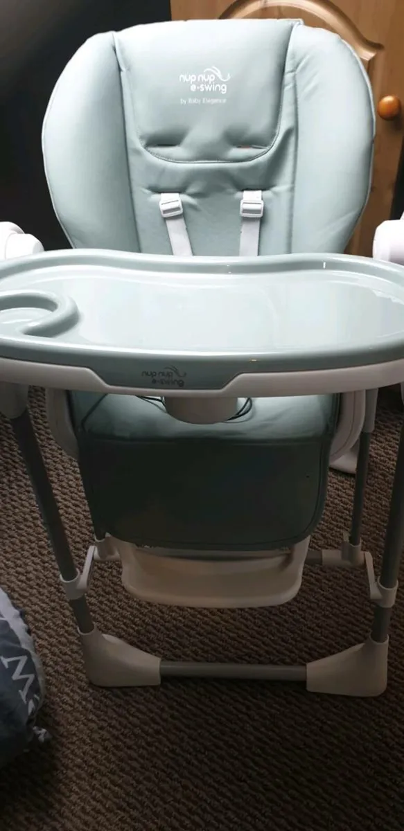 2 car seats 1 baby rocker whit music  baby chair - Image 2