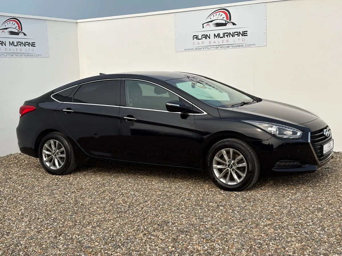HYUNDAI i40 SE NAV LOW MILAGE 2017 - Image 3