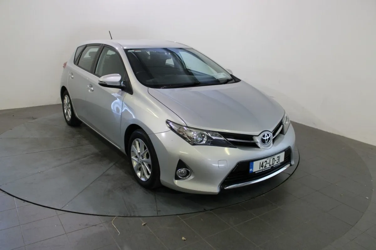 Toyota Auris 1.4 D-4d Aura - Image 1