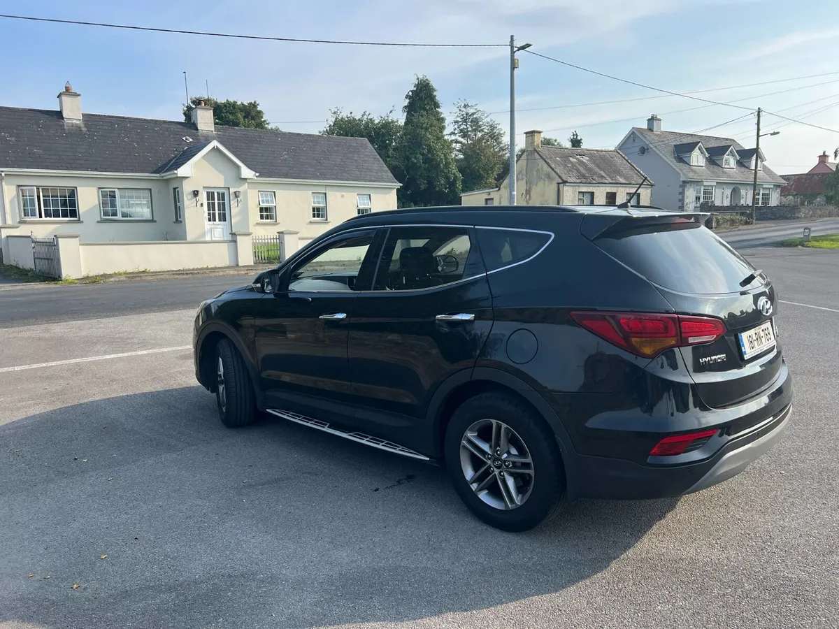 2018 Hyundai Santa Fe executive 4wd 5 door - Image 2