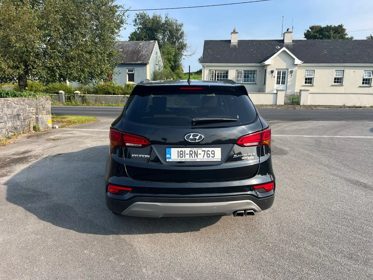 2018 Hyundai Santa Fe executive 4wd 5 door - Image 4