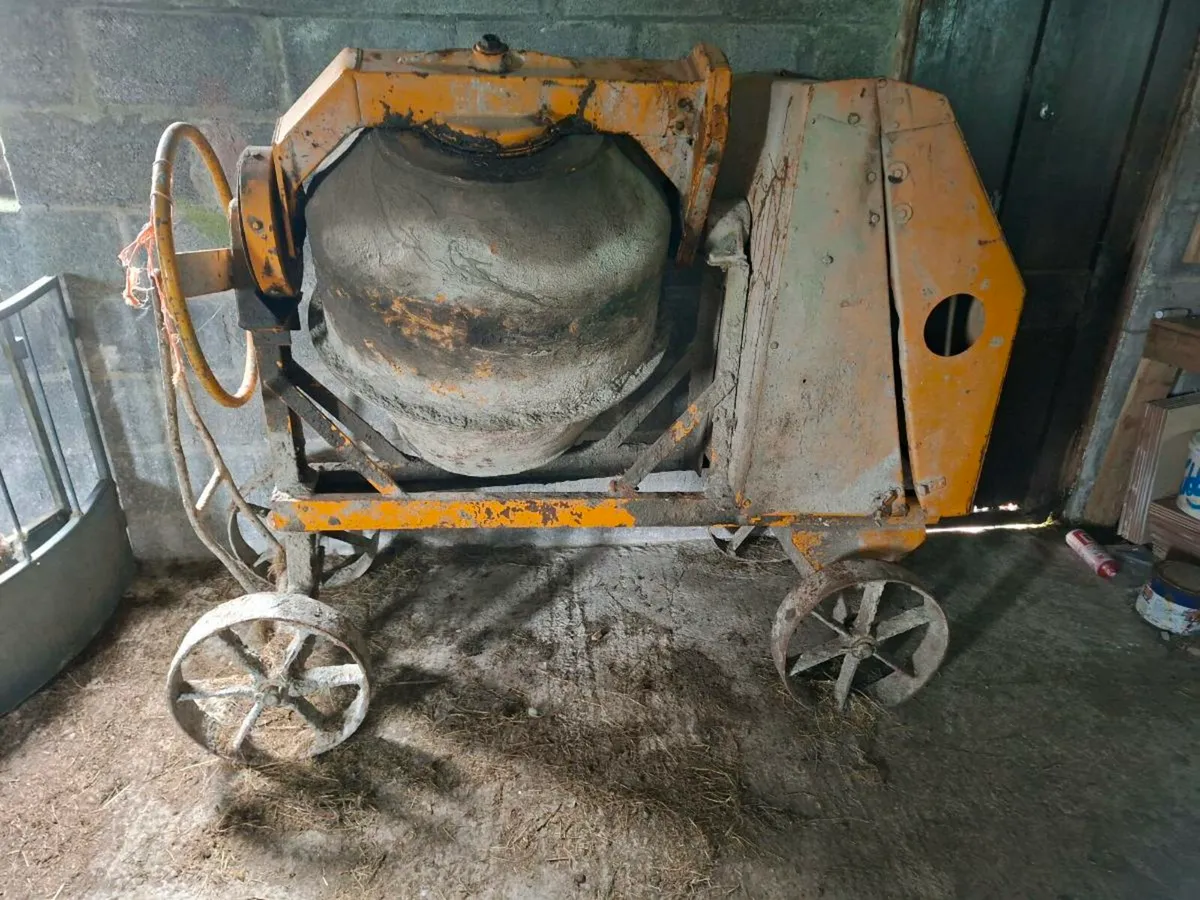 Cement mixer